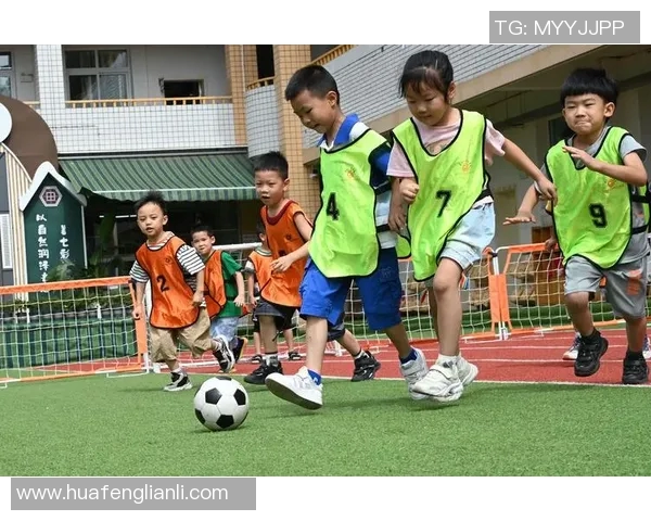 足球启蒙之旅：培养孩子热爱足球的初步步骤与技巧分享